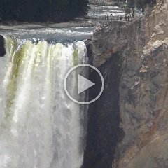 Yellowstone_waterfall